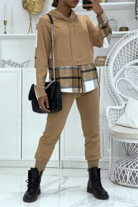 Ensemble de jogging taupe avec pantalon effet push et sweet 2 en 1 sur chemise à carreaux tendance